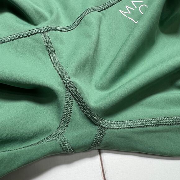 NWOT MALO Republic On the Run 7/8 Tights SIZE M Sagebrush Green Yoga Pants NEW - Picture 11 of 15